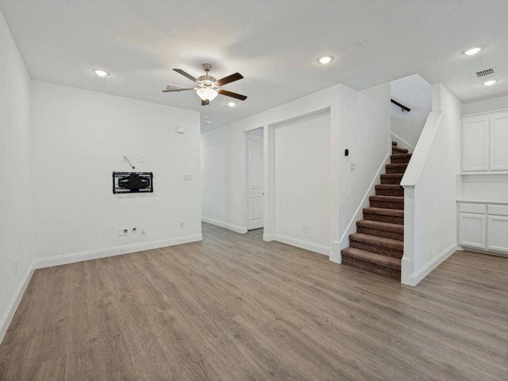 1024 Thomas Place, Carrollton, TX 75006 1024 Thomas Place, Carrollton, TX 75006