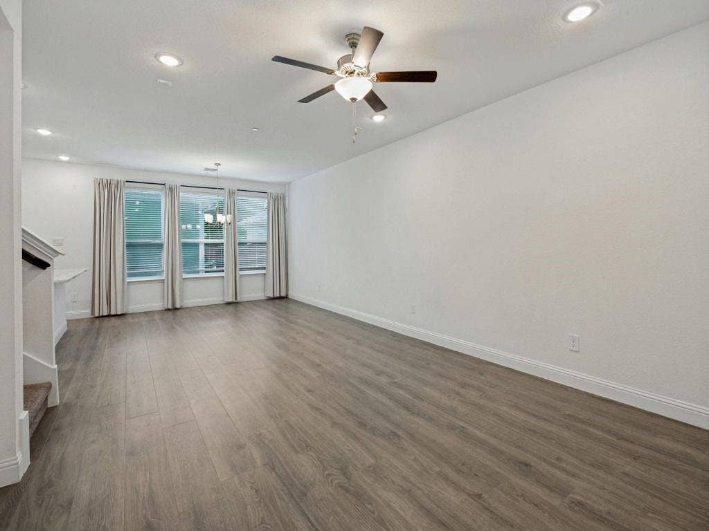 1024 Thomas Place, Carrollton, TX 75006 1024 Thomas Place, Carrollton, TX 75006