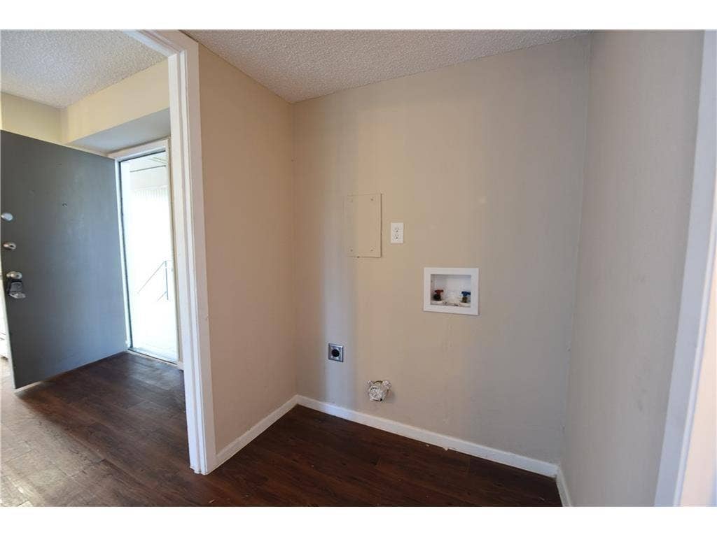2833 Kings Road, #101, Dallas, TX 75219 2833 Kings Road, #101, Dallas, TX 75219