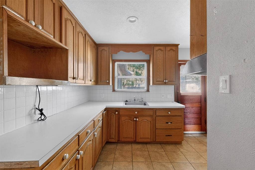 2053 Westchester Drive, Garland, TX 75041 2053 Westchester Drive, Garland, TX 75041
