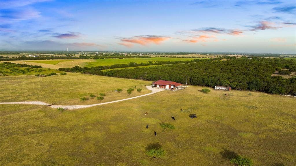 1095 Austin Hines Drive, China Spring, TX 76633 1095 Austin Hines Drive, China Spring, TX 76633