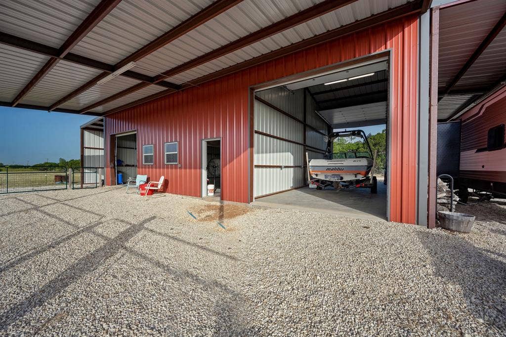 1095 Austin Hines Drive, China Spring, TX 76633 1095 Austin Hines Drive, China Spring, TX 76633