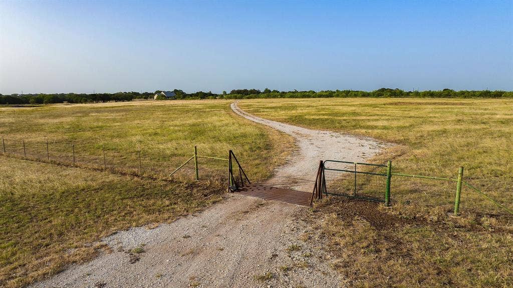 1095 Austin Hines Drive, China Spring, TX 76633 1095 Austin Hines Drive, China Spring, TX 76633