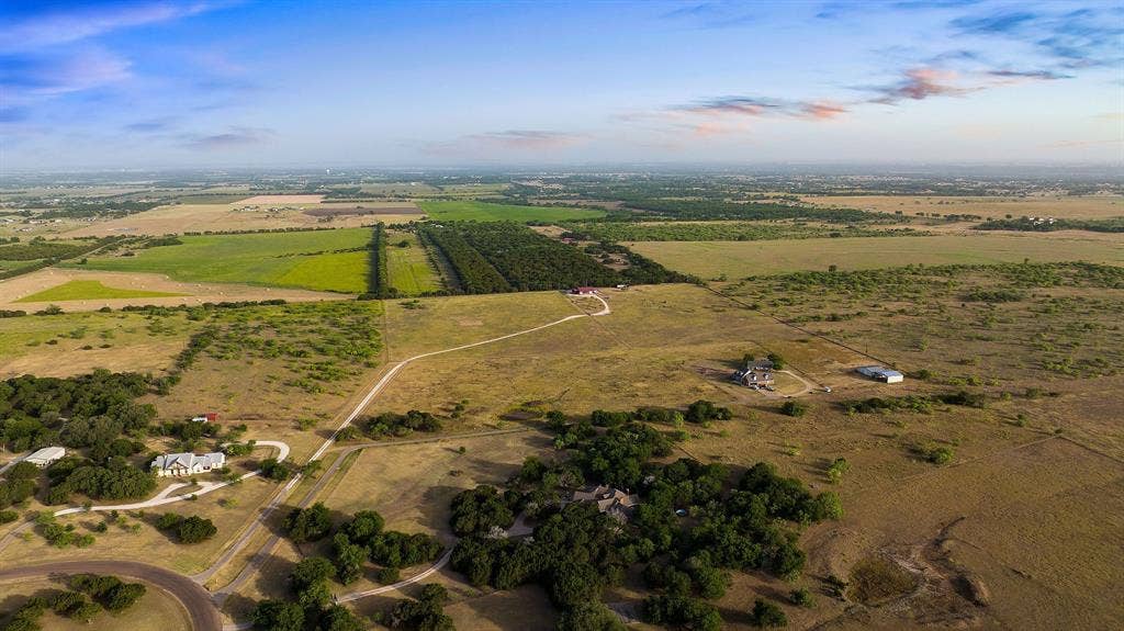 1095 Austin Hines Drive, China Spring, TX 76633 1095 Austin Hines Drive, China Spring, TX 76633