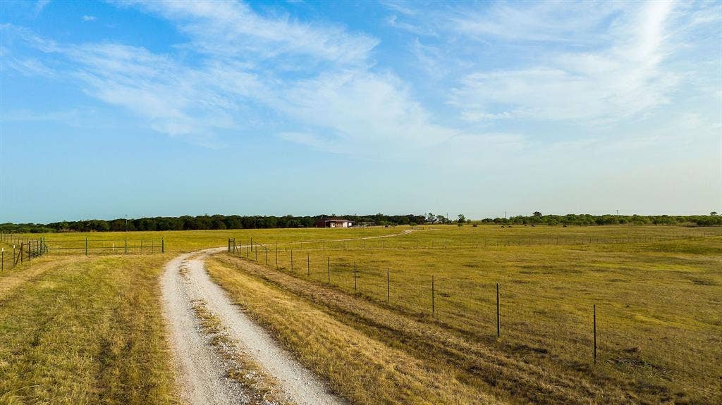 1095 Austin Hines Drive, China Spring, TX 76633 1095 Austin Hines Drive, China Spring, TX 76633