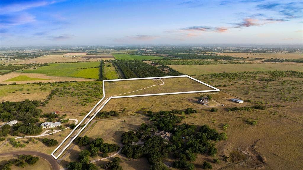 1095 Austin Hines Drive, China Spring, TX 76633 1095 Austin Hines Drive, China Spring, TX 76633