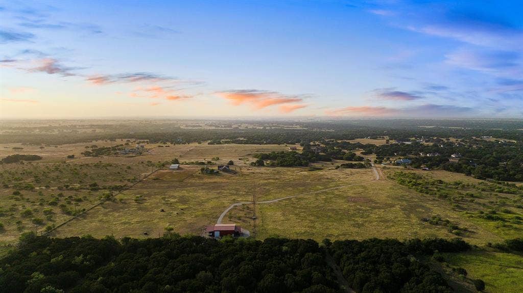 1095 Austin Hines Drive, China Spring, TX 76633 1095 Austin Hines Drive, China Spring, TX 76633