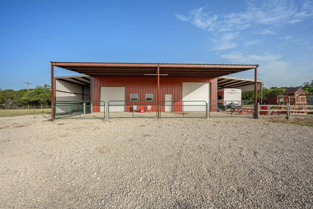 1095 Austin Hines Drive, China Spring, TX 76633 1095 Austin Hines Drive, China Spring, TX 76633