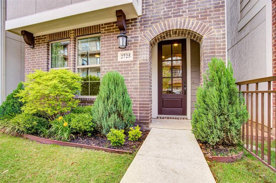 Property photo for 2725 Yellow Jasmine Lane, Dallas, TX