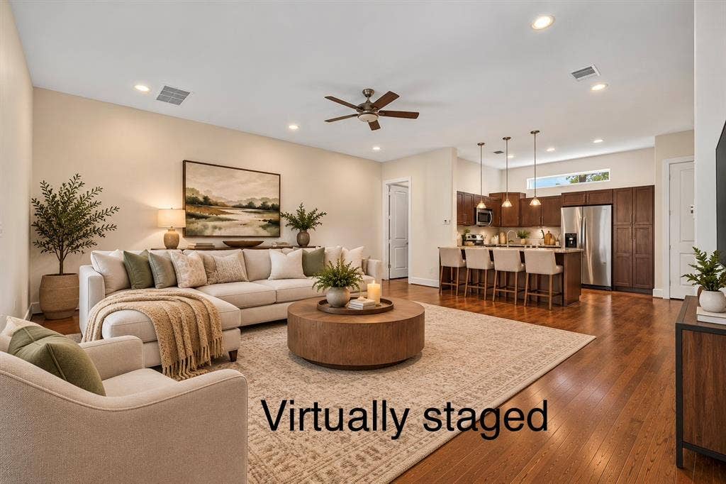 Virtually staged