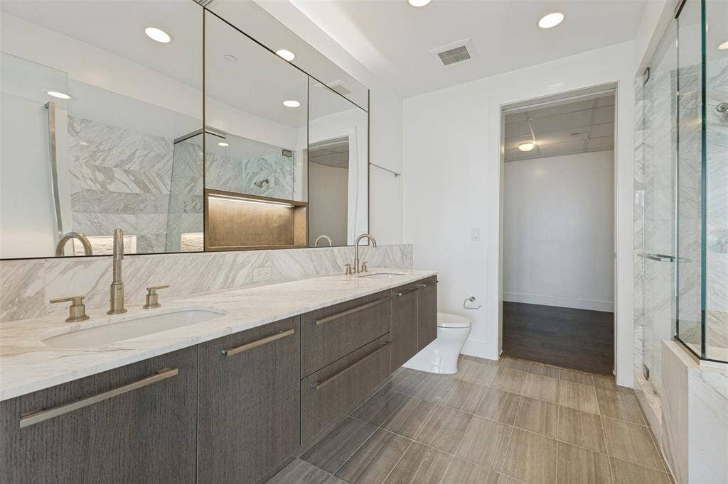 3130 N Harwood Street, #1701, Dallas, TX 75202 3130 N Harwood Street, #1701, Dallas, TX 75202