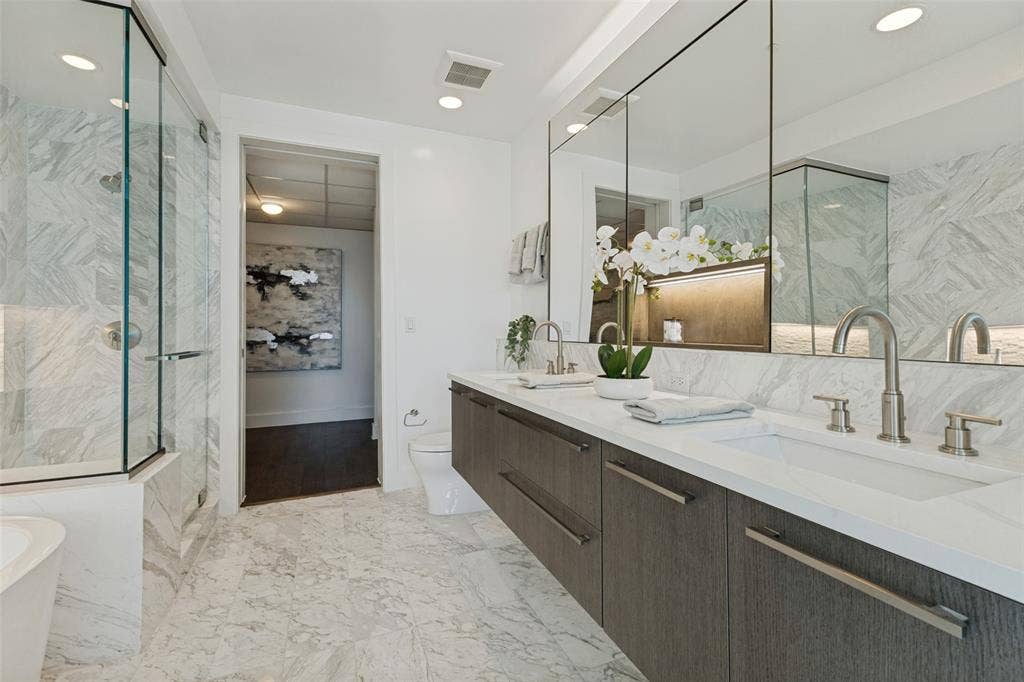 3130 N Harwood Street, #1701, Dallas, TX 75202 3130 N Harwood Street, #1701, Dallas, TX 75202