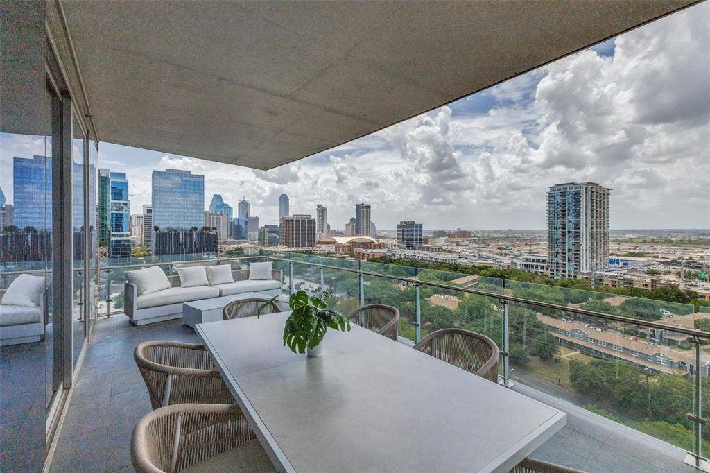 3130 N Harwood Street, #1701, Dallas, TX 75202 3130 N Harwood Street, #1701, Dallas, TX 75202