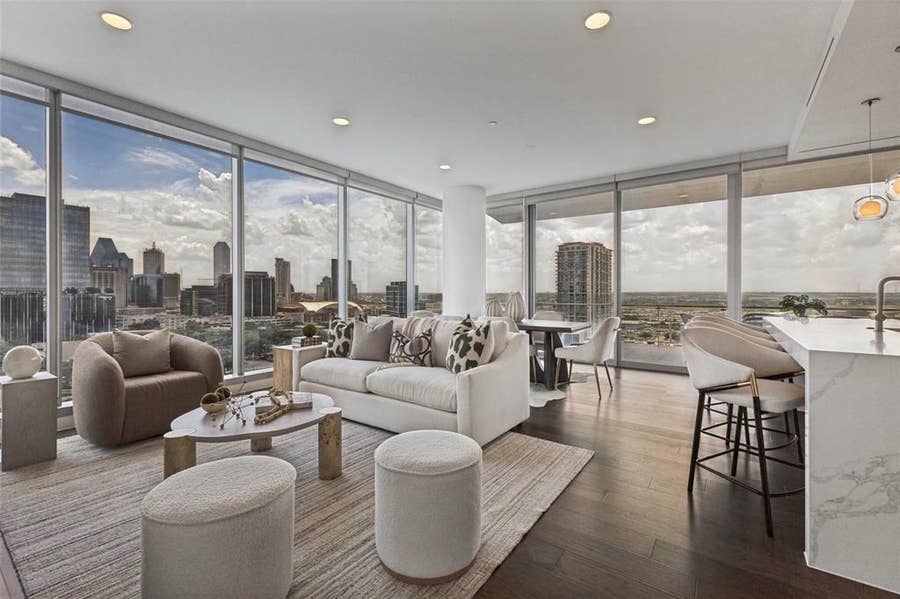 Property photo for 3130 N Harwood Street, #1701, Dallas, TX