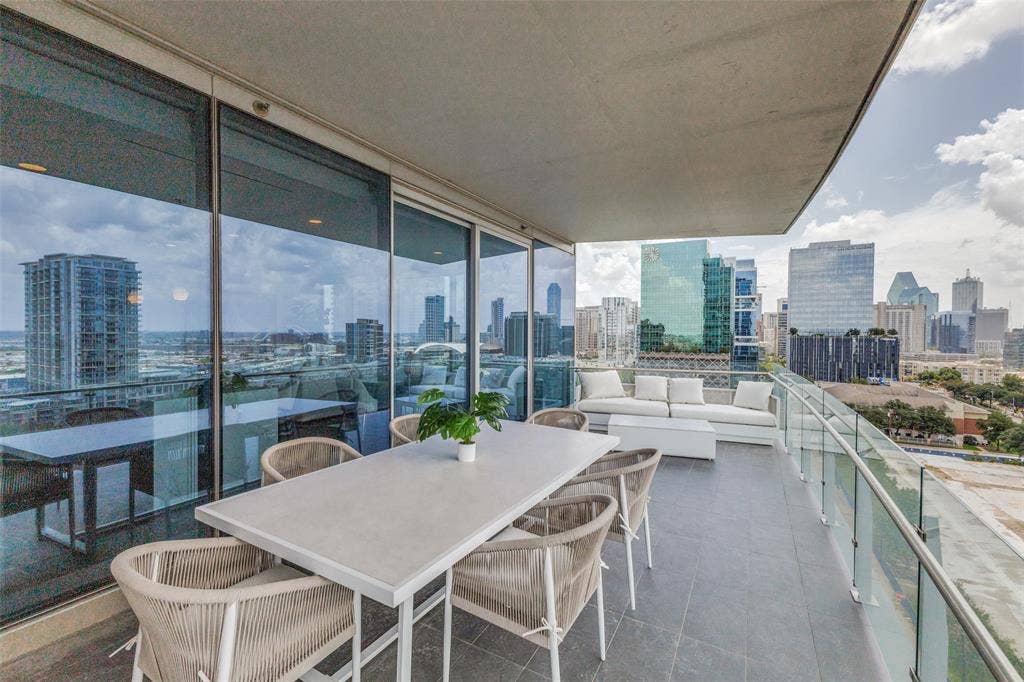 3130 N Harwood Street, #1701, Dallas, TX 75202 3130 N Harwood Street, #1701, Dallas, TX 75202