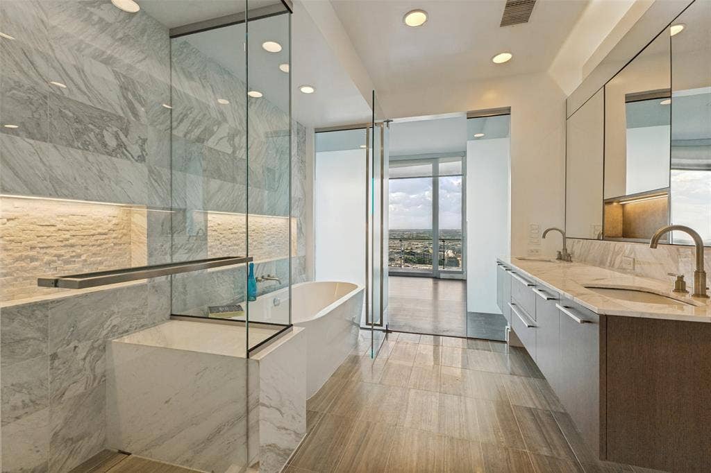 3130 N Harwood Street, #1701, Dallas, TX 75202 3130 N Harwood Street, #1701, Dallas, TX 75202