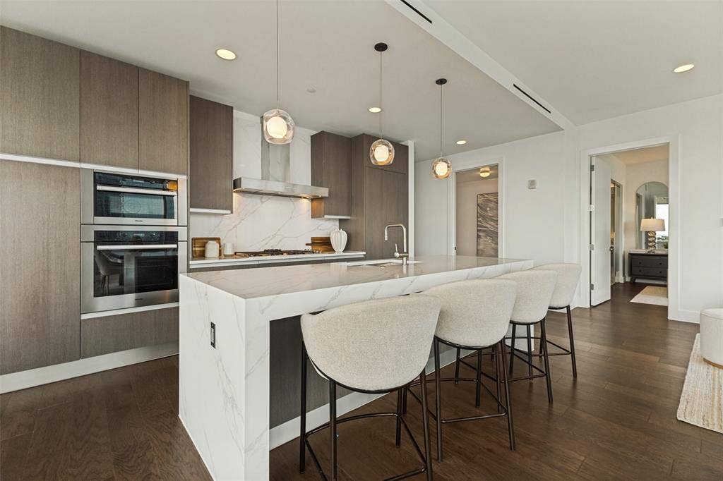 3130 N Harwood Street, #1701, Dallas, TX 75202 3130 N Harwood Street, #1701, Dallas, TX 75202