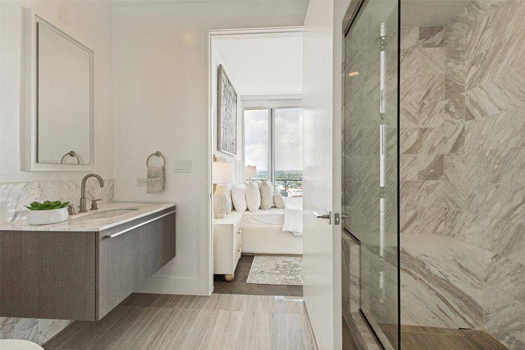 3130 N Harwood Street, #1701, Dallas, TX 75202 3130 N Harwood Street, #1701, Dallas, TX 75202