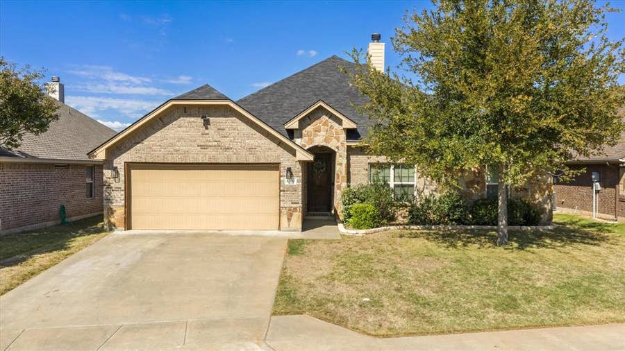 Property photo for 4303 Logan Circle, Granbury, TX
