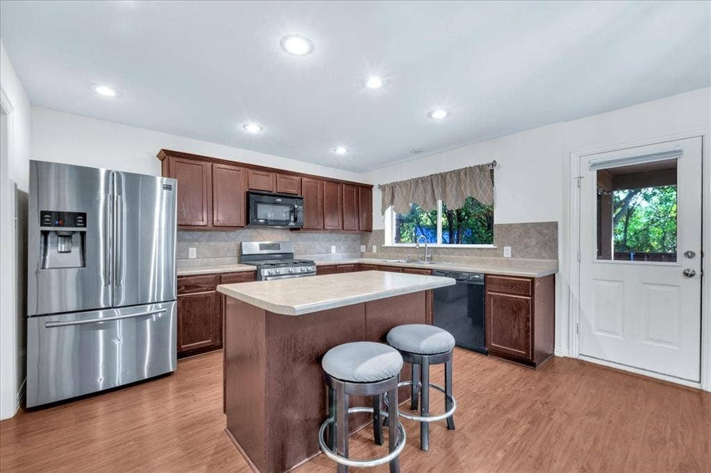 821 Honeywell Drive, Anna, TX 75409