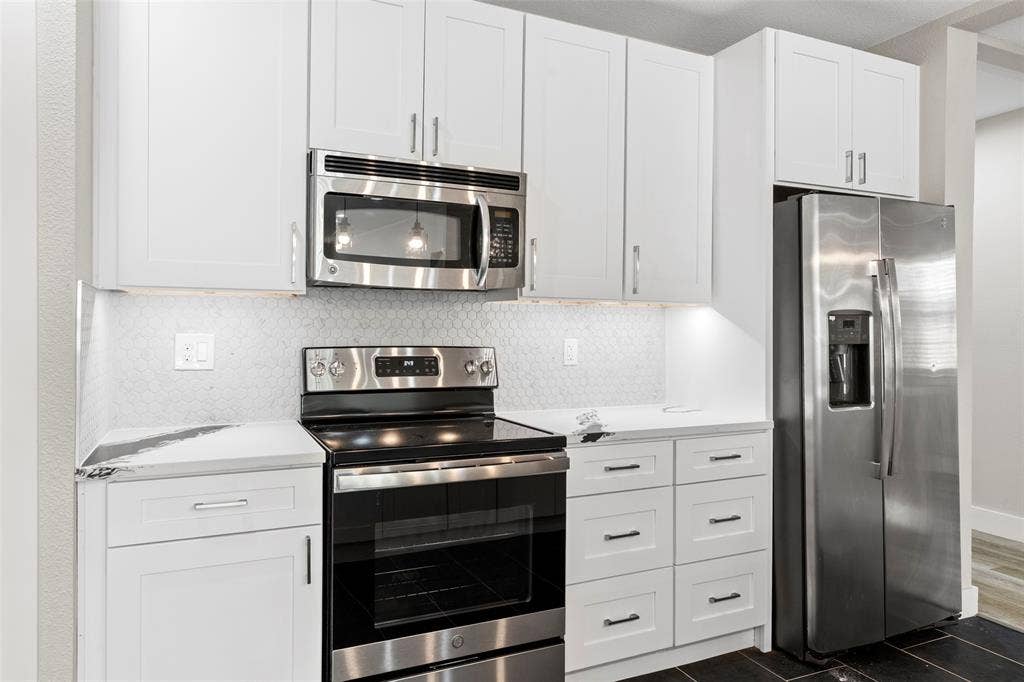 604 S Fitzhugh Avenue, Dallas, TX 75223 604 S Fitzhugh Avenue, Dallas, TX 75223