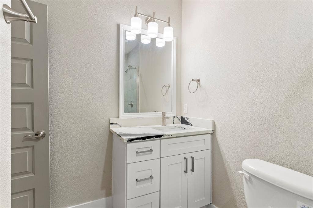 604 S Fitzhugh Avenue, Dallas, TX 75223 604 S Fitzhugh Avenue, Dallas, TX 75223