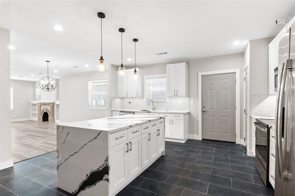604 S Fitzhugh Avenue, Dallas, TX 75223 604 S Fitzhugh Avenue, Dallas, TX 75223