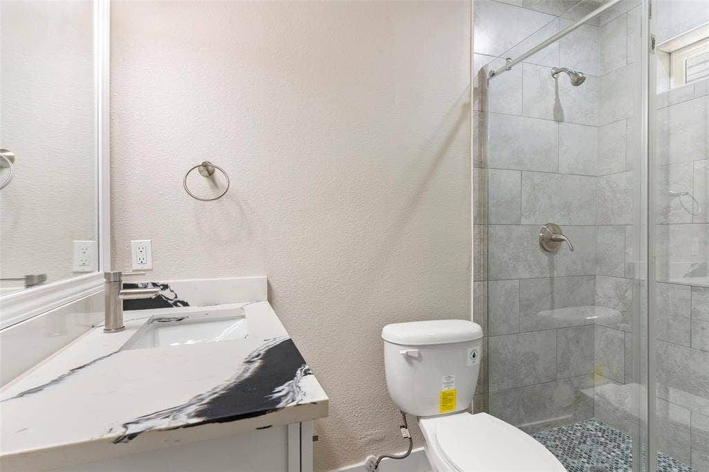 604 S Fitzhugh Avenue, Dallas, TX 75223 604 S Fitzhugh Avenue, Dallas, TX 75223