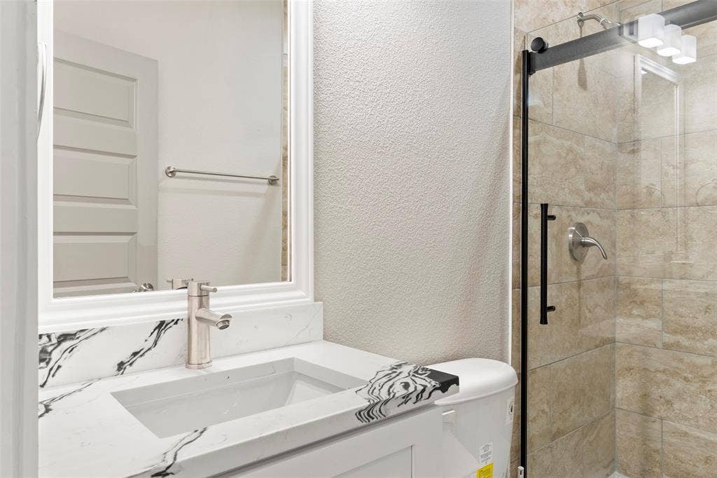 604 S Fitzhugh Avenue, Dallas, TX 75223 604 S Fitzhugh Avenue, Dallas, TX 75223