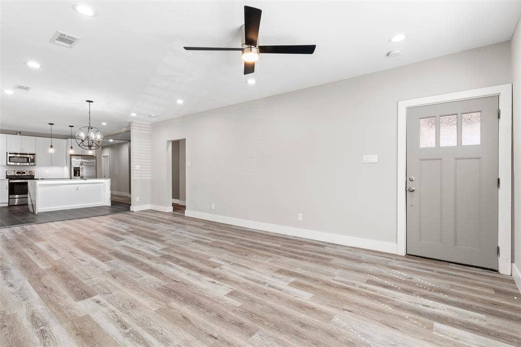 604 S Fitzhugh Avenue, Dallas, TX 75223 604 S Fitzhugh Avenue, Dallas, TX 75223