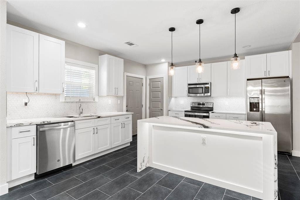 604 S Fitzhugh Avenue, Dallas, TX 75223 604 S Fitzhugh Avenue, Dallas, TX 75223