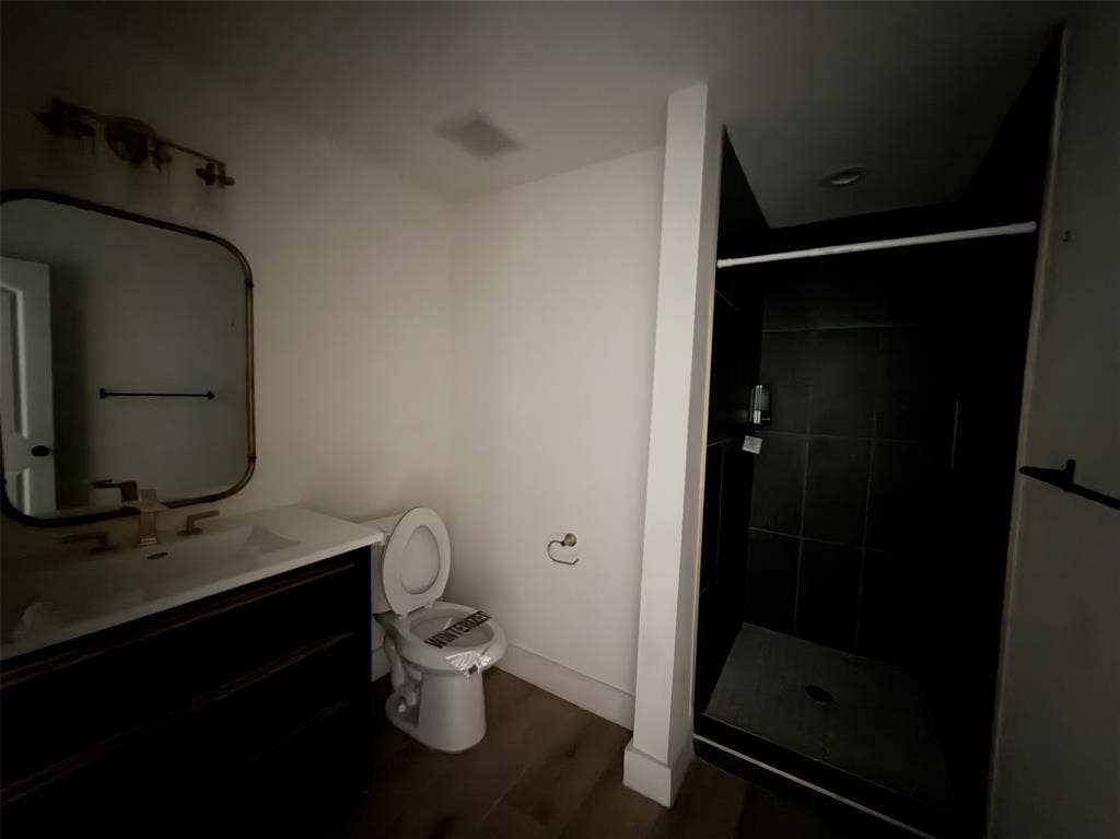 Downstairs full bath