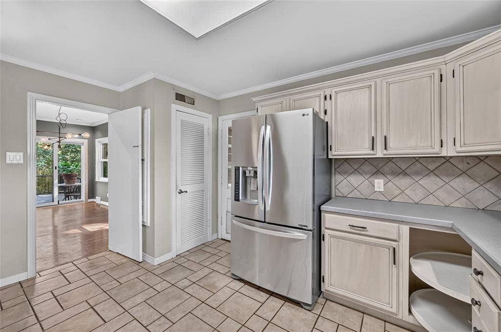 2518 Maple Springs Boulevard, Dallas, TX 75235 2518 Maple Springs Boulevard, Dallas, TX 75235