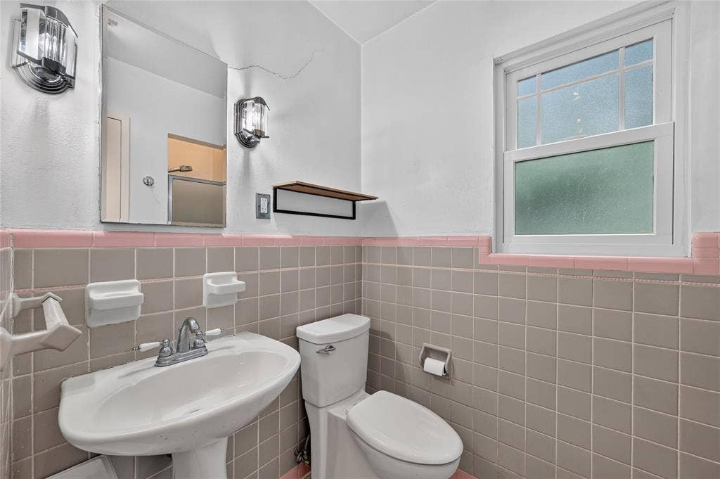2518 Maple Springs Boulevard, Dallas, TX 75235 2518 Maple Springs Boulevard, Dallas, TX 75235