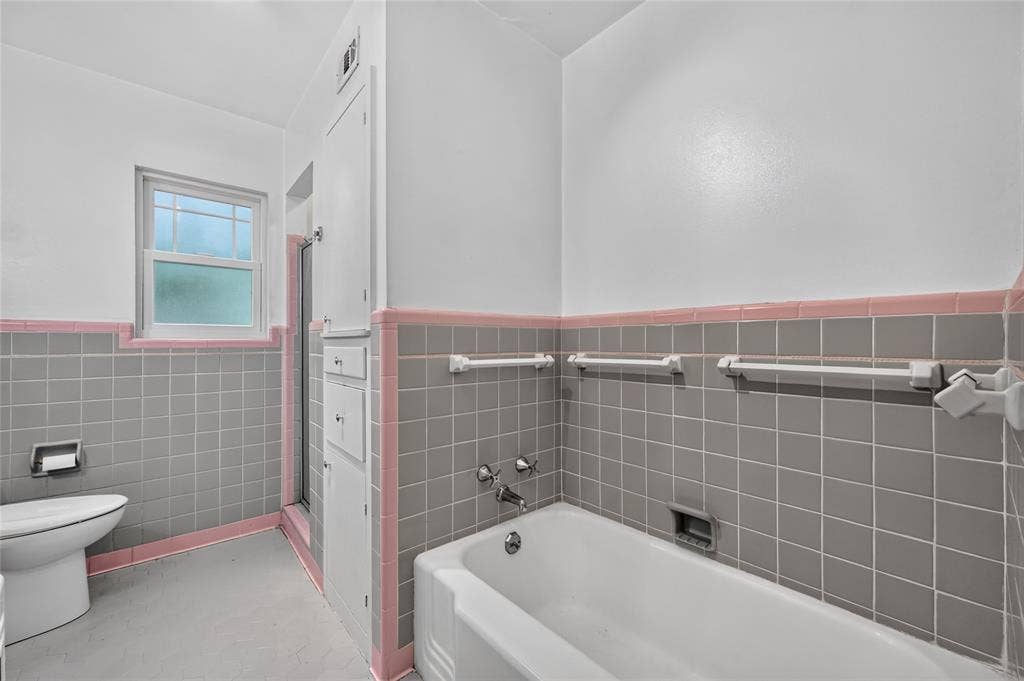 2518 Maple Springs Boulevard, Dallas, TX 75235 2518 Maple Springs Boulevard, Dallas, TX 75235