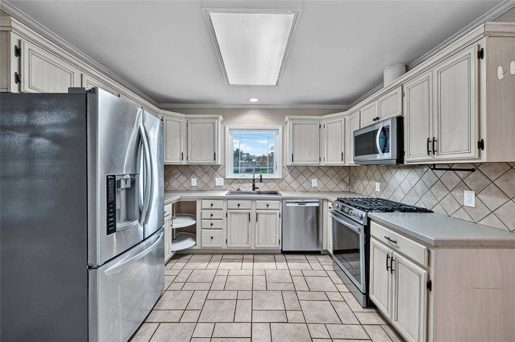 2518 Maple Springs Boulevard, Dallas, TX 75235 2518 Maple Springs Boulevard, Dallas, TX 75235
