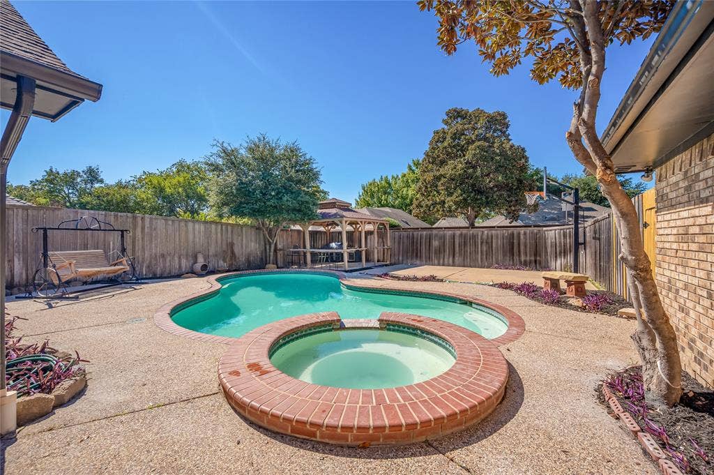 3106 University Drive, Rowlett, TX 75088 3106 University Drive, Rowlett, TX 75088