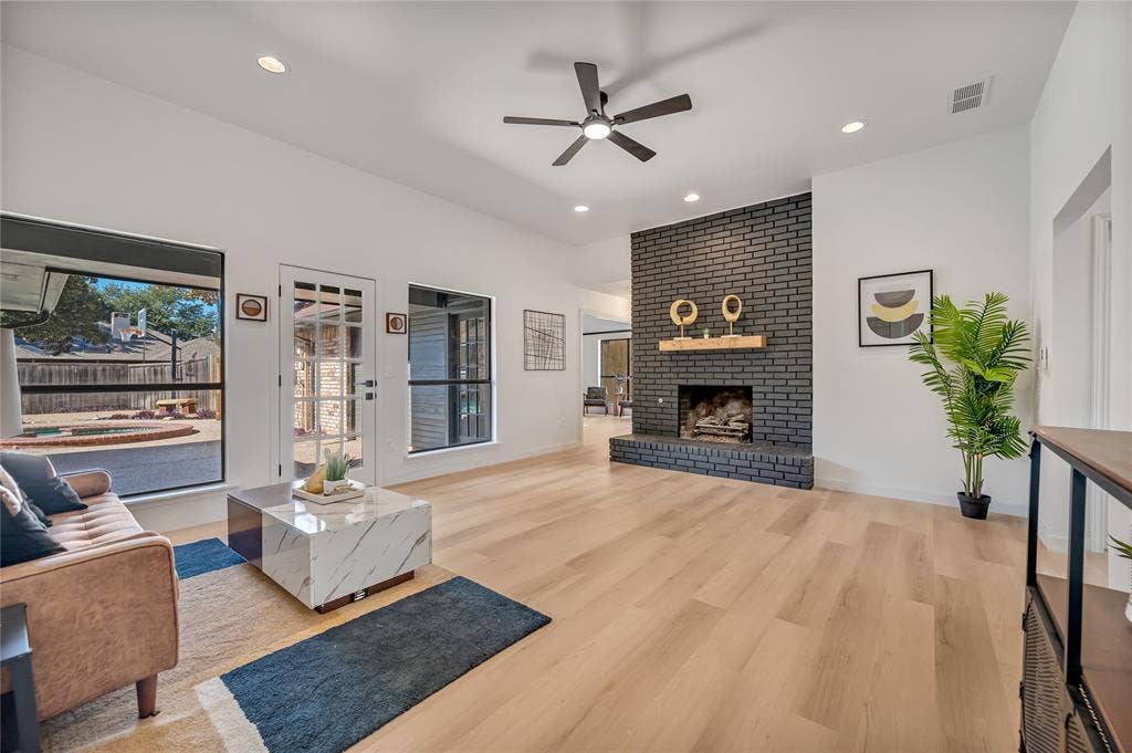 3106 University Drive, Rowlett, TX 75088 3106 University Drive, Rowlett, TX 75088