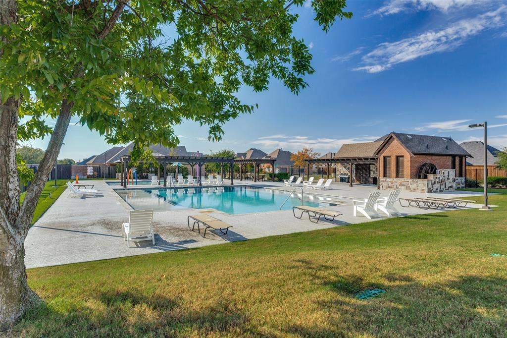 Community pool