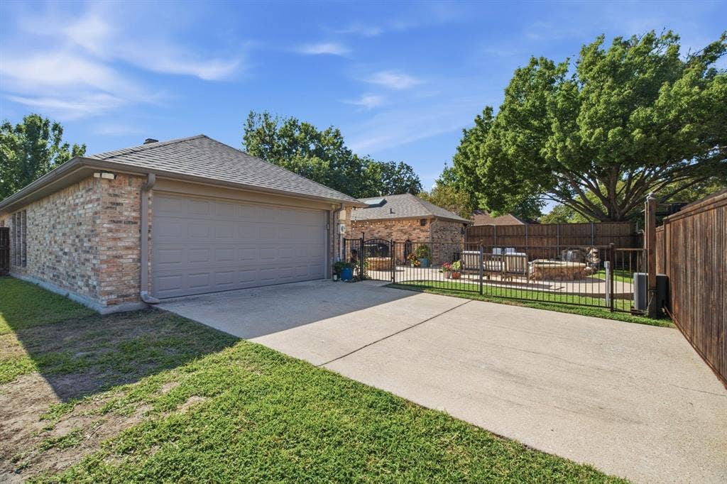 208 Steamboat Drive, Coppell, TX 75019