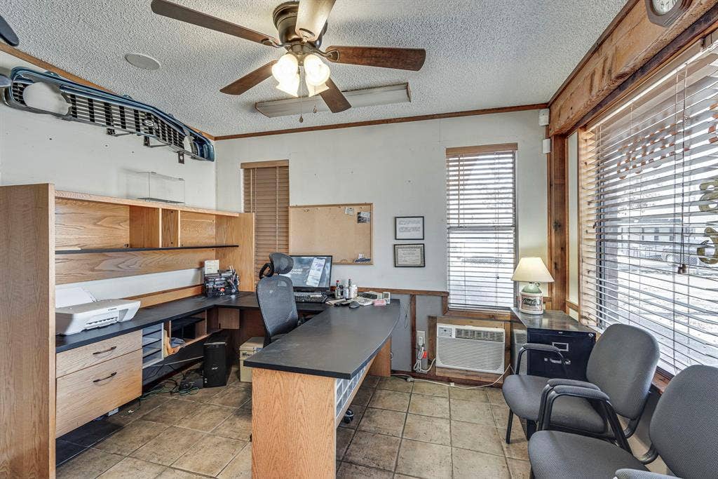 402 W Belt Line Road, Cedar Hill, TX 75104 402 W Belt Line Road, Cedar Hill, TX 75104