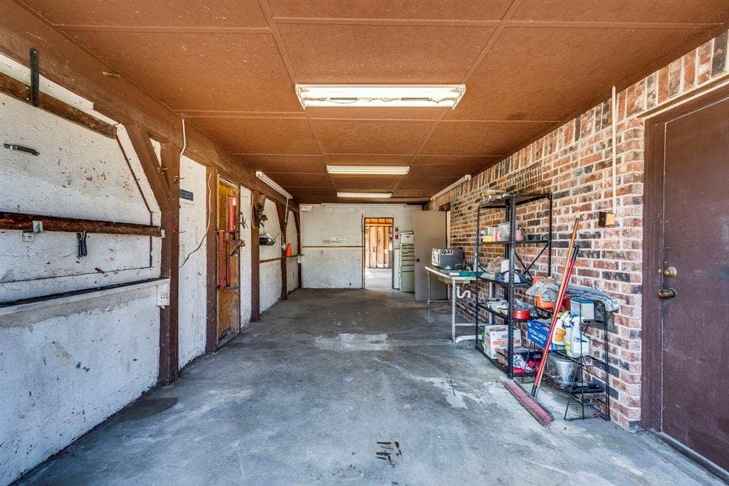 402 W Belt Line Road, Cedar Hill, TX 75104 402 W Belt Line Road, Cedar Hill, TX 75104