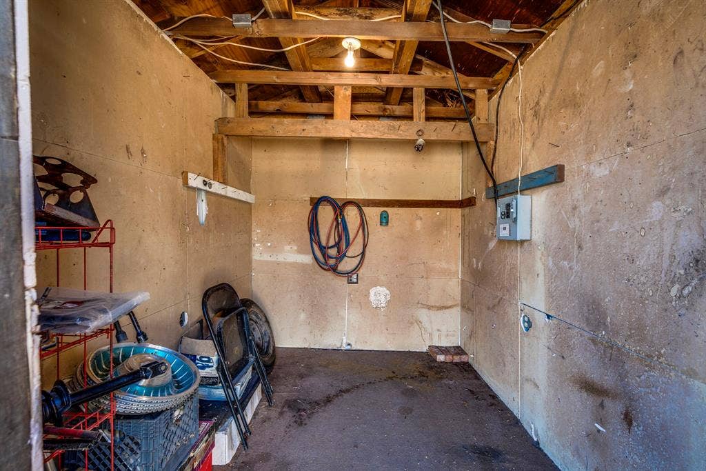402 W Belt Line Road, Cedar Hill, TX 75104 402 W Belt Line Road, Cedar Hill, TX 75104