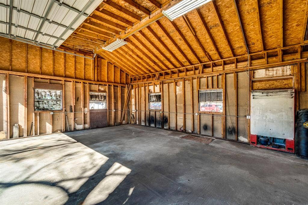 402 W Belt Line Road, Cedar Hill, TX 75104 402 W Belt Line Road, Cedar Hill, TX 75104