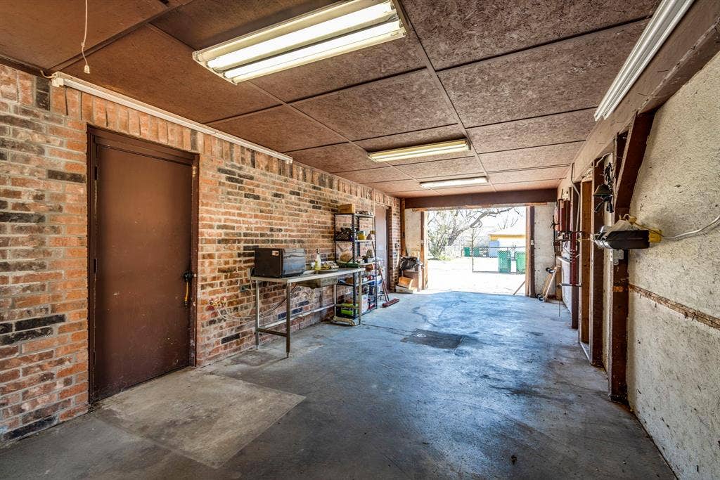 402 W Belt Line Road, Cedar Hill, TX 75104 402 W Belt Line Road, Cedar Hill, TX 75104