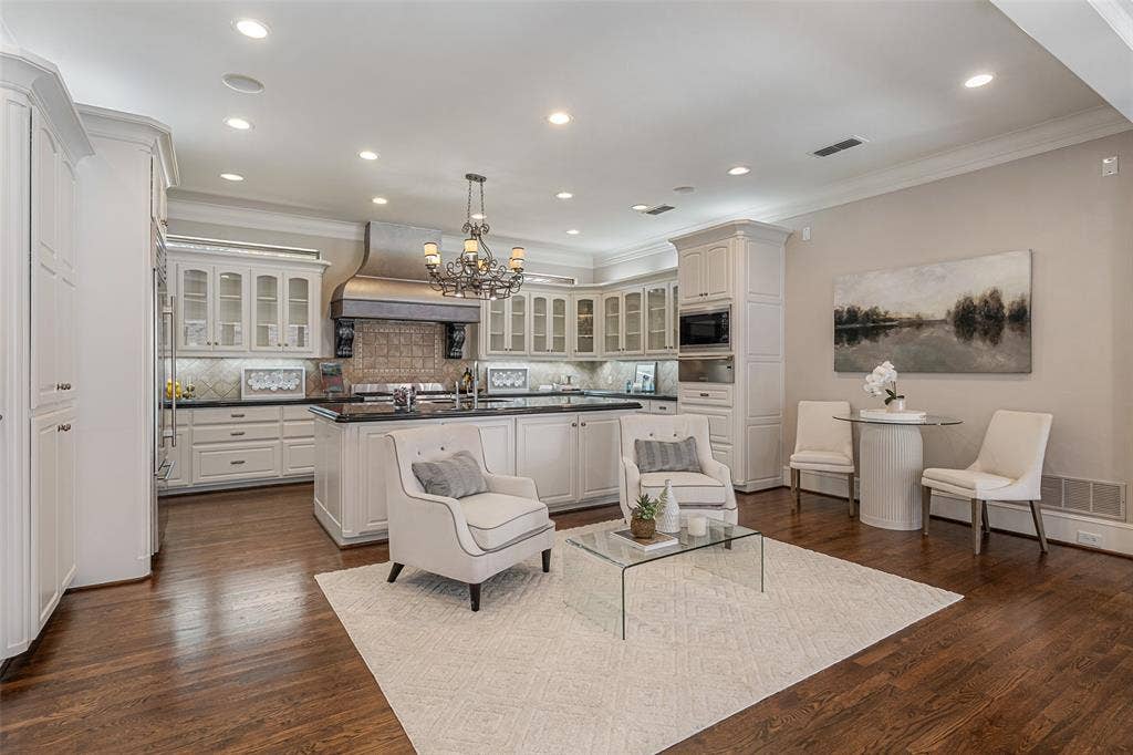7404 Glen Albens Circle, Dallas, TX 75225 7404 Glen Albens Circle, Dallas, TX 75225