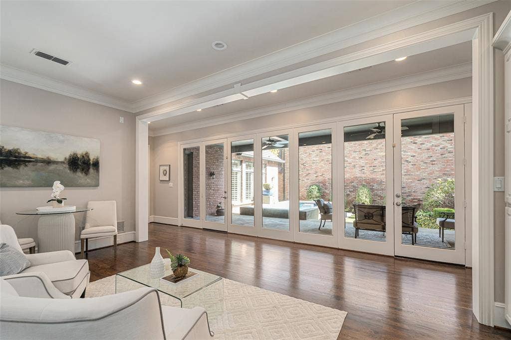 7404 Glen Albens Circle, Dallas, TX 75225 7404 Glen Albens Circle, Dallas, TX 75225