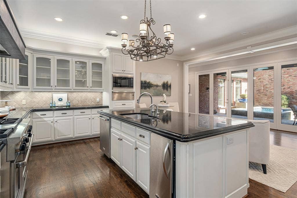 7404 Glen Albens Circle, Dallas, TX 75225 7404 Glen Albens Circle, Dallas, TX 75225