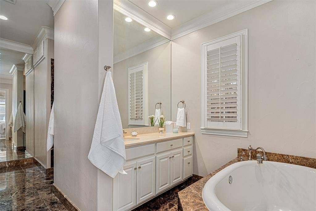 7404 Glen Albens Circle, Dallas, TX 75225 7404 Glen Albens Circle, Dallas, TX 75225