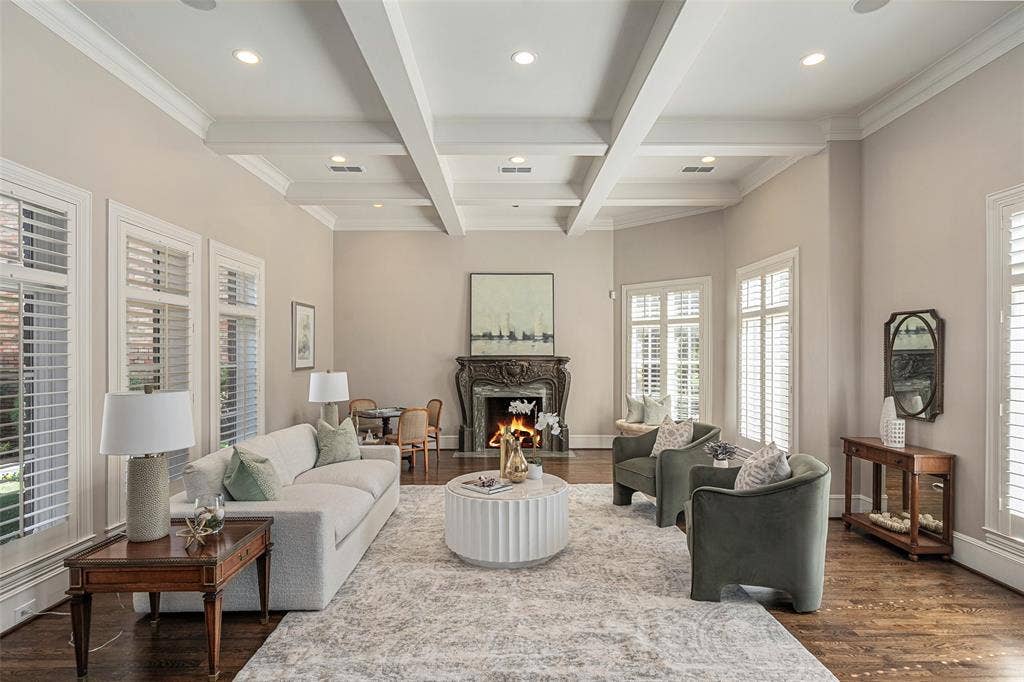 7404 Glen Albens Circle, Dallas, TX 75225 7404 Glen Albens Circle, Dallas, TX 75225